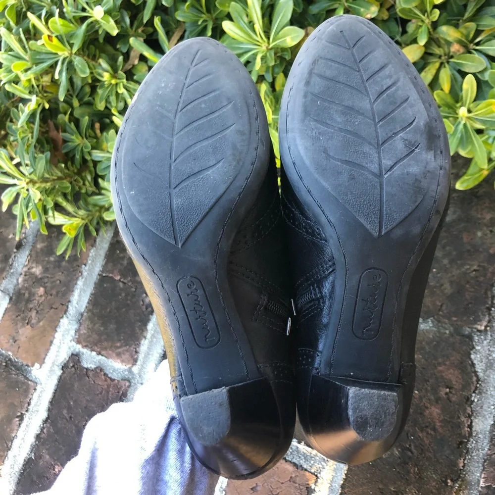 Nurture "HADDIE" Black leather ankle boots size 6 - Picture 6 of 8